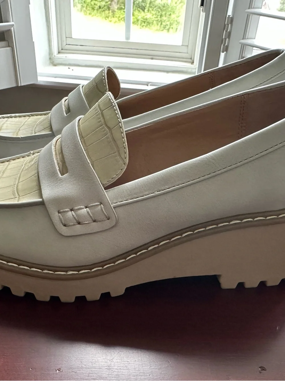 DV by Dolce Vita Ivory Croc-Accent Women's Loafers